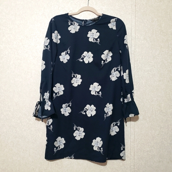 Banana Republic Dresses & Skirts - Banana Republic Blue Long Sleeve Sheath Dress..SIZE:6P